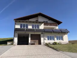 Wohnen mit Weitblick – großzügiges Haus mit landwirtschaftlicher Nutzfläche