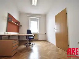 SCHÖNE BÜROFLÄCHE IN URFAHR - 1.MONAT KOSTENFREI - B05