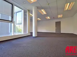 PERFEKTE BÜROFLÄCHE MIT PARKMÖGLICHKEIT UND GUTER ANBINDUNG 