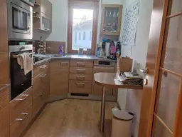 attraktive 4-Zimmer-Wohnung mit Loggia und PKW-Stellplatz im Freien