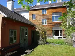 Geschmackvoll saniertes Stadthaus mit Garten und eigener Zufahrt