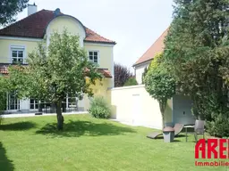 Kernsanierte Stadtvilla mit wunderschönen Garten in bester Wohnlage
