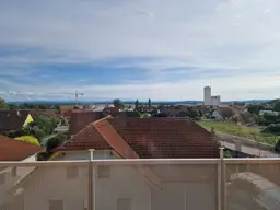 HOCH HINAUS - TRAUMHAFTE DACHGESCHOSSECKWOHNUNG MIT IMPOSANTER SONNENTERRASSE UND FERNBLICK - PROVISIONSFREI