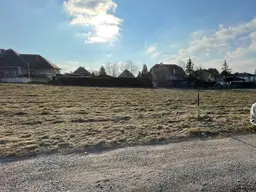 EIN TRAUM WIRD REALITÄT: AUSSERGEWÖHNLICHES BAUGRUNDSTÜCK IN KLEINRÖTZ MIT HERRLICHEM AUS- UND FERNBLICK IN TOLLER, ERHÖHTER WOHNLAGE