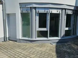 Geschäftsräume in der Bankfiliale zu mieten!