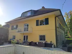 Geräumiges Haus für eine Großfamilie in sehr guter Lage