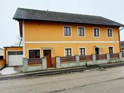 2 FAMILIENHAUS - GROSSE WOHNUNG FREI