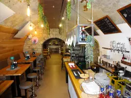 Das Glashaus - Lokal bei der B10 !