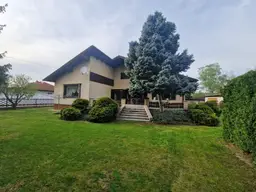 LIEBEVOLLER BUNGALOW MIT PARKÄHNLICHEM GARTEN IN BESTER ZENTRUMSNAHER WOHNLAGE