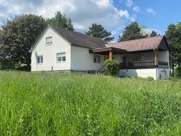 Einfamilienhaus mit großem Garten in Ruhelage und herrlichem Fernblick!