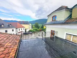GESCHÄFTS- &amp; WOHNHAUS