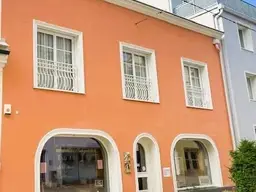 Ihre Stadtvilla in Wiener Neustadt – mit Terrasse, Whirlpool und Geschäftsräumlichkeit