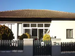 Gepflegtes Einfamilienhaus mit Pool in Top Lage !