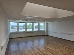 540 m² große und helle Büro- oder Geschäftsfläche im EK-West in 3300 Amstetten/Greinsfurth zu MIETEN