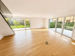 Urban Retreat mit Eigengarten - moderne Villa in Brunn am Gebirge