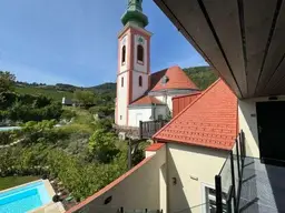 Rückzugsort mit Historie - Luxus-Dachgeschosswohnung im Kahlenbergerdorf