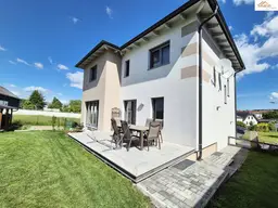 Neuwertig massives Baumeisterhaus in erhöhter Lage - Hochwolkersdorf