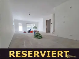 RESERVIERT! 208 m² NFL! 5-ZIMMER, KELLER, BALKON, TERRASSE, CARPORT UND GROSSER GARTEN. ZIEGELQUALITÄT MIT UNVERBAUBAREM GRÜNBLICK.