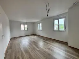 Erstbezug! - 4 Zimmer Erdgeschosswohnung mit Parkplatz