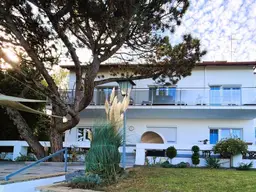 Dreifamilienhaus mit eigenem Seezugang in Leopoldsdorf bei Wien.