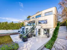 EXQUISITE HIGH-TECH FAMILY VILLA! POOL, LIFT &amp; GARAGE