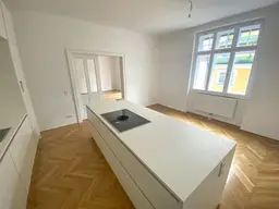 Sanierte 4-Zimmer-Wohnung mit kleiner Terrasse und privatem Aufzug in Andräviertel, 5020 Salzburg - zur Miete