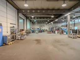Schöne Halle für Lager/Produktion + Büros in sehr gutem Zustand | Gewerbeobjekt in 3382 Loosdorf zu mieten