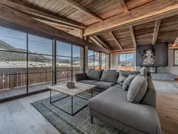 Luxus-Chalets in ruhiger &amp; sonniger Aussichtslage mit Outdoor-Pool