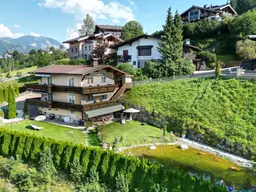 Zweifamilienhaus in ruhiger Hanglage mit Ski in/Ski out (06721)