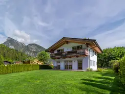 Idyllisches Landhaus in sonniger und ruhiger Wohngegend ( 06115 )