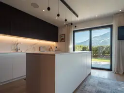 Designer Maisonette Wohnung mit großem Garten (06308)