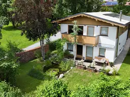 Modernes Einfamilienhaus mit Steinbergblick (06441)