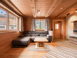Hochwertige Erdgeschosswohnung mit alpinem Charme (06834)