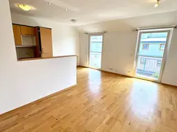 PROVISIONSFREIE, SEHR HELLE, RUHIGE 3-ZIMMER-WOHNUNG MIT BALKON ZU MIETEN!