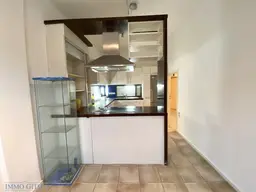 SEHR HELLE, NEU AUSGEMALTE 72m² GROSSE 3-ZIMMER-WOHNUNG MIT LIFT NAHE ZENTRUM UND HAUPTBAHNHOF ZU KAUFEN!