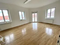 SEHR HELLE, NEU AUSGEMALTE 72m2-WOHNUNG MIT LIFT IN HAUPTBAHNHOFSNÄHE PROVISIONSFREI ZU MIETEN!