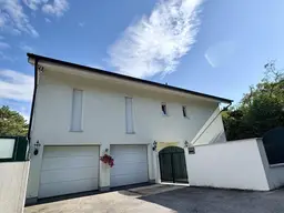 GROSSZÜGIGE DOPPELHAUSHÄLFTE IN GRÜNRUHELAGE MIT GARTEN IN MARIA ENZERSDORF ZU MIETEN!
