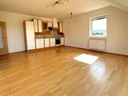 Top Wohnung - Balkon - Lift