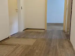 KAUF SALZBURG STADT - Nähe Andräviertel - Weiserhofstraße: Großzügige 84 m² 3-Zimmer-Wohnung mit 12 m² Süd-Loggien - renovierungsbedürftig