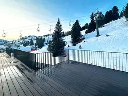 Alpiner Wohntraum mit Schneesicherheit! Moderne 4-Zimmerwohnung direkt an der Skipiste