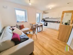 Exklusive 2 Zi.-Wohnung mit Balkon und Carport