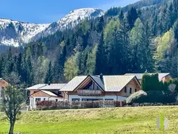 MODERN, GEMÜTLICH und voller CHARME- sofort einziehen und noch diesen Sommer geniessen