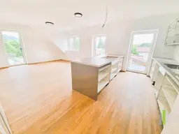 Erstbezug über den Dächern – 2-Zimmer-Dachgeschosswohnung mit zwei Balkonen &amp; Stil