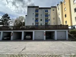 NEU SANIERT - 3 ZIMMER WOHNUNG MIT BALKON UND PARKPLATZ IN TOLLER LAGE