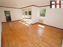 Familienwohnung mit 4 Zimmern und großem Balkon