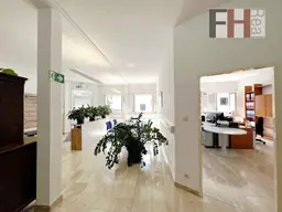Geschäftslokal/Büro/Praxis auf 2 Ebenen, hohe Frequenzlage, gesamt 280m² + Parkplätze! Idealer Firmenstandort!
