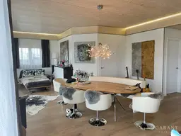Eleganter Bungalow mit Pool und großzügiger XXL-Garage für Ihren Fuhrpark!