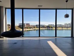 Exklusive Seenvilla mit direktem Wasserzugang – Luxus pur!