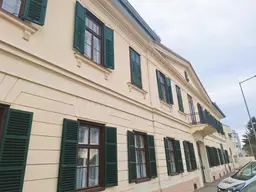 Villa Liebenau! Neuwertige Mansarden-Dachgeschoss-Wohnung mit 2 Zimmern, Top 13 [GF,LH]