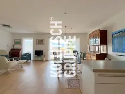 Schöne 2-Zimmer-Wohnung mit großem Balkon, Tiefgaragenstellplatz und top Ausstattung in Krumpendorf.